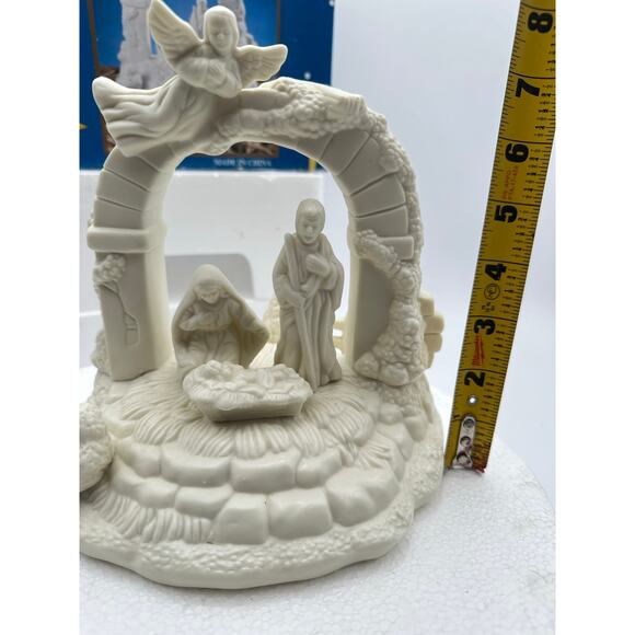Vtg Large Nativity Set Ceramic Glazed Porcelain Christmas music Box Silent Night - Picture 8 of 12